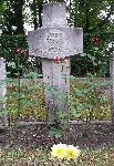 Kpr. Antoni Buszta upami�tniony (b��dnie jako Antoni Puszta) w epitafium mieczokrzy�a na jednej z mogi� zbiorowych Cmentarza Wojskowego w Warszawie, ul. Pow�zkowska (fot. udost�pni� Krzysztof Go�dzik).