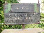 Kpr. Bronis�aw Stegman upami�tniony (jako Sztekman, bez imienia) na tabliczkach pami�tkowych ods�oni�tych w miejscu jego �mierci, przy drodze g��wnej przez wie� Broch�w.