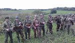 Pawe� Dworak jako rekonstruktor postaci �o�nierza sanitariusza w stopniu strzelca Wojska Polskiego II Rzeczypospolitej, kt�rej pierwowzorem jest jego krewny Mieczys�aw Czata, poleg�y we wrze�niu 1939 r. Rekonstrukcja historyczna bitwy pod Tomaszowem Lubelskim 1939/2012 (fot. udost�pni�: Pawe� Dworak).