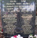 Zbiorowa tablica epitafijna kwatery wojskowej �o�nierzy wrze�nia 1939r., Cmentarz Parafialny w Boniewie. Data powstania obelisku – 1947r., data odnowienia – 1969r. (fot. Zbigniew Adamas, 23.05.2011r.);