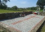 Mogi�a na cmentarzu w Komarnie (obecnie na terenie Ukrainy) - miejsce poch�wku ponad setki cz�onk�w rodzin kadry zawodowej 70 pp, w tym Jadwigi Dzieweczy�skiej, �ony st. sier�. Walentego Dzieweczy�skiego, kt�rzy zgin�li dnia 9 wrze�nia 1939 r. w wyniku niemieckiego nalotu na stacji kolejowej Komarno-Bucza�y (fot. ze zb. rodzinnych).  
