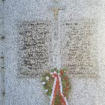 Antoni Burkiewicz upami�tniony na imiennej tablicy epitafijnej ku czci wiernych parafii rzymskokatolickiej Wilkowyja poleg�ym w obronie Ojczyzny w latach 1939-1945, wmurowanej na �cianie zewn�trznej kaplicy cmentarza parafialnego w Wilkowyi. Stan z dn. 1 listopada 2023 r. (fot. Joanna Szczepaniak).