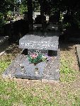 Gr�b gen. bryg. Wiktora Ziemi�skiego na Cmentarzu Wojskowym w Warszawie, ul. Pow�zkowska. (fot. Grzegorz Petka; za: Wikimedia Commons).