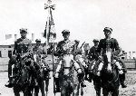 Bronis�aw Gadzin jako sztandarowy podczas �wi�ta Pu�ku w 1933 roku.