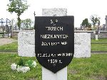 Tablica epitafijna na grobie Adama Jandu�y (upami�tniony jako NN). Cmentarz wojenny w Sochaczewie - Trojanowie, Al. 600-lecia. Stan z dn. 02. 05. 2011 r. (fot. T. Karolak).