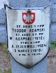 Teodor Adamski, upami�tniony na imiennej tablicy epitafijnej na kwaterze wojennej na cmentarzu rzymskokatolickim w Rybnie. Stan z 2005r.