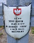 Jan (J�zef) Baran, upami�tniony na imiennej tablicy epitafijnej na kwaterze wojennej na cmentarzu rzymskokatolickim w Rybnie. Stan z 2005r.