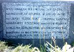 Mieczys�aw Adamiak upami�tniony na zbiorczej imiennej tablicy pami�tkowej na mogile zbiorowej na cm. parafialnym w Or�owie. Stan z dn. 18. 11. 2007 r. (fot. Marek Drabik).
