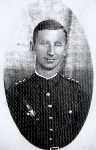 Kpt. Antoni Sierpi�ski (fot. ze zb. rodzinnych).