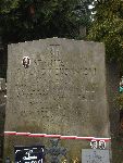 Gr�b rodzinny gen. S. Grzmot-Skotnickiego na Pow�zkach w Warszawie. Kwatera A 29-6-30. (fot. A. Nowi�ski).
