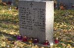 Pierwotna tablica epitafijna kwatery[24 KW…] poleg�ych i zmar�ych �o�nierzy, usytuowana obecnie w miejscu Grob�w Pami�ci [Narodowej], Cmentarz Wojskowy pw. �w. Jerzego, ��d�-Do�y, ul. Wojska Polskiego 149. W�r�d upami�tnionych – ppor. Jan Pelesiak. (fot. Zbigniew Adamas, 03.011.2011r.)