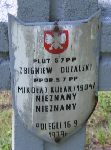 Zbigniew Duralski (Duzalski), upami�tniony na imiennej tablicy epitafijnej na kwaterze wojennej na cmentarzu rzymskokatolickim w Rybnie. Stan z 2005r.