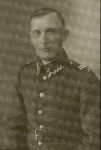 Bronis�aw D�oniak. Fotografia w mundurze wojskowym.