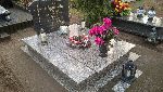 Gr�b rodzinny na cmentarzu parafialnym w �agowie - miejsce spoczynku Edmunda napiera�y. Stan z dn. 24 grudnia 2019 r. (fot. udost�pni�: S�awomir Milejski).