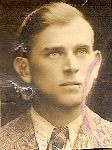Henryk Trzaskowski (wed�ug fotografii z ksi��eczki wojskowej, dok. ze zb. rodzinnych, udost�pni�: Gabriel S�dkowski).