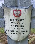 Micha� Hul, upami�tniony na imiennej tablicy epitafijnej na kwaterze wojennej na cmentarzu rzymskokatolickim w Rybnie. Stan z 2005r.
