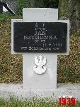 Jan Bryniczka upami�tniony na tablicy epitafijnej na jednym z grob�w w obr�bie kwatery wojennej na cmentarzu parafialnym w Skierniewicach, ul. Kozietulskiego. Stan z dn. 25. 06. 2011 r. (fot. Tomasz Karolak).