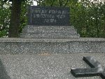 Pomnik poleg�ych na Cmentarzu w Uniejowie (udost�pni�: Dariusz Ka�mierczak).