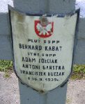 Adam �u�cik (��ciak), upami�tniony na imiennej tablicy epitafijnej na kwaterze wojennej na cmentarzu rzymskokatolickim w Rybnie. Stan z 2005r.