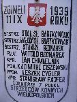 Por. Kazimierz Ciszewski upami�tniony na imiennej tablicy epitafijnej na mogile zbiorowej na cm. parafialnym w G�ownie. Stan z dn. 06. 08. 2012 r. (fot. B�a�ej Kucharski).
