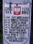 St. strz. Witold Lota upami�tniony na imiennej tablicy epitafijnej na mogile zbiorowej na cm. parafialnym w G�ownie. Stan z dn. 06. 08. 2012 r. (fot. B�a�ej Kucharski).
