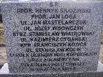 Kpr. Franciszek Kozica upami�tniony na imiennej tablicy epitafijnej na mogile zbiorowej na cm. parafialnym w Bielawach. Stan z dn. 11. 08. 2012 r. (fot. B�a�ej Kucharski).