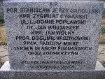 Pp�k. Tadeusz Mikke upami�tniony na imiennej tablicy epitafijnej na mogile zbiorowej na cm. parafialnym w Bielawach. Stan z dn. 11. 08. 2012 r. (fot. B�a�ej Kucharski).