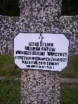 Antoni Skomra upami�tniony na imiennej tablicy epitafijnej na mogile zbiorowej na cm. wojennym w Rydwanie. Stan z dn. 31.08.2012 r. (fot. B�a�ej Kucharski).