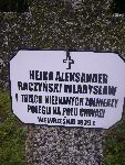 Aleksander Hejka upami�tniony na imiennej tablicy epitafijnej na mogile zbiorowej na cm. wojennym w Rydwanie. Stan z dn. 31.08.2012 r. (fot. B�a�ej Kucharski).