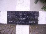 Strz. Franciszek BENDLIN (BENDLIK) upami�tniony na imiennej tablicy epitafijnej na mogile zbiorowej w obr�bie kwatery wojennej �o�nierzy Wojska Polskiego na cm. parafii rzymskokatolickiej pw. �w. Jakuba Aposto�a w Zdunach. Stan z dn. 27.09.2012 r. (fot. B�a�ej Kucharski).

