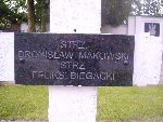 Por. (strz.) Feliks Biegacki upami�tniony na imiennej tablicy epitafijnej na mogile zbiorowej w obr�bie kwatery wojennej �o�nierzy Wojska Polskiego na cm. parafii rzymskokatolickiej pw. �w. Jakuba Aposto�a w Zdunach. Stan z dn. 27.09.2012 r. (fot. B�a�ej Kucharski).