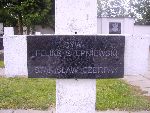 Feliks St�pniewski upami�tniony na imiennej tablicy epitafijnej na mogile zbiorowej w obr�bie kwatery wojennej �o�nierzy Wojska Polskiego na cm. parafii rzymskokatolickiej pw. �w. Jakuba Aposto�a w Zdunach. Stan z dn. 27.09.2012 r. (fot. B�a�ej Kucharski).