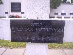 Boles�aw Mierzy�ski (Mietrzy�ski) upami�tniony na imiennej tablicy epitafijnej na mogile zbiorowej w obr�bie kwatery wojennej �o�nierzy Wojska Polskiego na cm. parafii rzymskokatolickiej pw. �w. Jakuba Aposto�a w Zdunach. Stan z dn. 27.09.2012 r. (fot. B�a�ej Kucharski).
