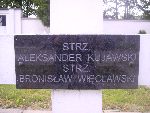Bronis�aw Wi�c�awski upami�tniony na imiennej tablicy epitafijnej na mogile zbiorowej w obr�bie kwatery wojennej �o�nierzy Wojska Polskiego na cm. parafii rzymskokatolickiej pw. �w. Jakuba Aposto�a w Zdunach. Stan z dn. 27.09.2012 r. (fot. B�a�ej Kucharski).