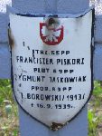Franciszek Piskorz, upami�tniony na imiennej tablicy epitafijnej na kwaterze wojennej na cmentarzu rzymskokatolickim w Rybnie. Stan z 2005r.