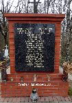Stefan Mi�tkiewicz upami�tniony na jednej z trzech zbiorczych imiennych tablic epitafijnych kwatery wojennej na cm. parafialnym w Boniewie. Stan z dn. 20. 04. 2013 r.