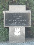 Ppor. Jan Markiewicz upami�tniony na imiennej tablicy epitafijnej na mogile zbiorowej w obr�bie kwatery wojennej �o�nierzy Wojska Polskiego na cmentarzu parafialnym w Woli Cyrusowej. Stan z dn. 21.09.2013r. (fot. B�a�ej Kucharski).