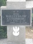 Strz. Mieczys�aw K�dzierski upami�tniony na imiennej tablicy epitafijnej na mogile zbiorowej w obr�bie kwatery wojennej �o�nierzy Wojska Polskiego na cmentarzu parafialnym w Woli Cyrusowej. Stan z dn. 21.09.2013r. (fot. B�a�ej Kucharski).