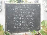 Izrael Gronis upami�tniony na jednej ze zbiorczych imiennych tablic epitafijnych mogi�y zbiorowej na cmentarzu parafialnym w Nieborowie. Stan z dn. 28. 09. 2015 r. (fot. B�a�ej Kucharski).