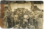 Albin Rzepiak (w pierwszym rz�dzie, le�y z prawej) w�r�d cz�onk�w Zwi�zku Strzeleckiego i organizacji rezerwist�w, przed 1939 r. (fot. ze zb. rodzinnych).