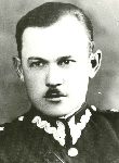 Lucjan Smolarczyk jako porucznik 14 pu�ku piechoty we W�oc�awku, 1935-1939 r. (fot. ze zb. Mariana Ropejki).