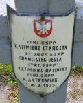 Kazimierz Starosta, upami�tniony na imiennej tablicy epitafijnej na kwaterze wojennej na cmentarzu rzymskokatolickim w Rybnie. Stan z 2005r.