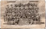 Por. Stefan D�bek (siedzi w �rodku pierwszego rz�du) w�r�d �o�nierzy plutonu ��czno�ci 70 pp w dniu 19. 06. 1938 r. (fot. ze zb. rodzinnych Teresy Krzy�anowskiej).