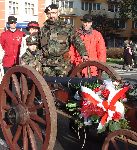Bratanek Jana Zawadzkiego, Marek z synem Jakubem podczas uroczysto�ci w dniu 11. 11. 2008 r. (fot. z archiwum rodzinnego). 