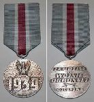 Medal "Za udzia� w wojnie obronnej 1939" przyznany Bronis�awowi Bednarskiemu przez Przewodnicz�cego Rady Pa�stwa w dniu 25 sierpnia 1982 r. (dok. ze zb. rodzinnych).