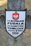 Franciszek Tomczak upami�tniony na imiennej tabliczce epitafijnej na jednej z mogi� cmentarza wojennego w Granicy. Stan z dn. 29 czerwca 2005 r. (fot. Marcin Prengowski).