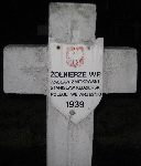 Stanis�aw K�dziora (K�dzierski), upami�tniony na imiennej tablicy epitafijnej na cmentarzu wojennym w Sochaczewie - Trojanowie, Al. 600-lecia. Stan z 2005 r.