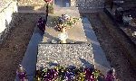 Gr�b rodzinny na cm. parafialnym w Skierniewicach, ul. Kozietulskiego - miejsce spoczynku W�adys�awa Hernasa. Stan z dn. 24. 12. 2013 r. (fot. J�drzej Kaczorowski).