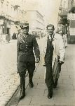 ppor.Wojciech Stanis�aw Jackowski z koleg� studentem Antonim Jakubowskim, Warszawa, ul. Nowy �wiat, 1939. Fotografia ze zbior�w bratanka - Wojciecha Jackowskiego