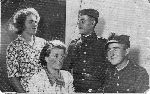 Strz. Edmund Napiera�a w gronie znajomych, 27 sierpnia 1939 r. (fot. ze zb. rodzinnych).